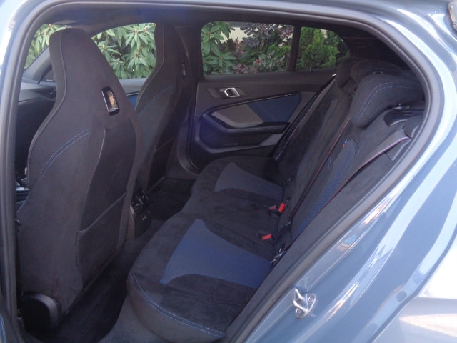 BMW M135i xDrive Steptronic-image-7