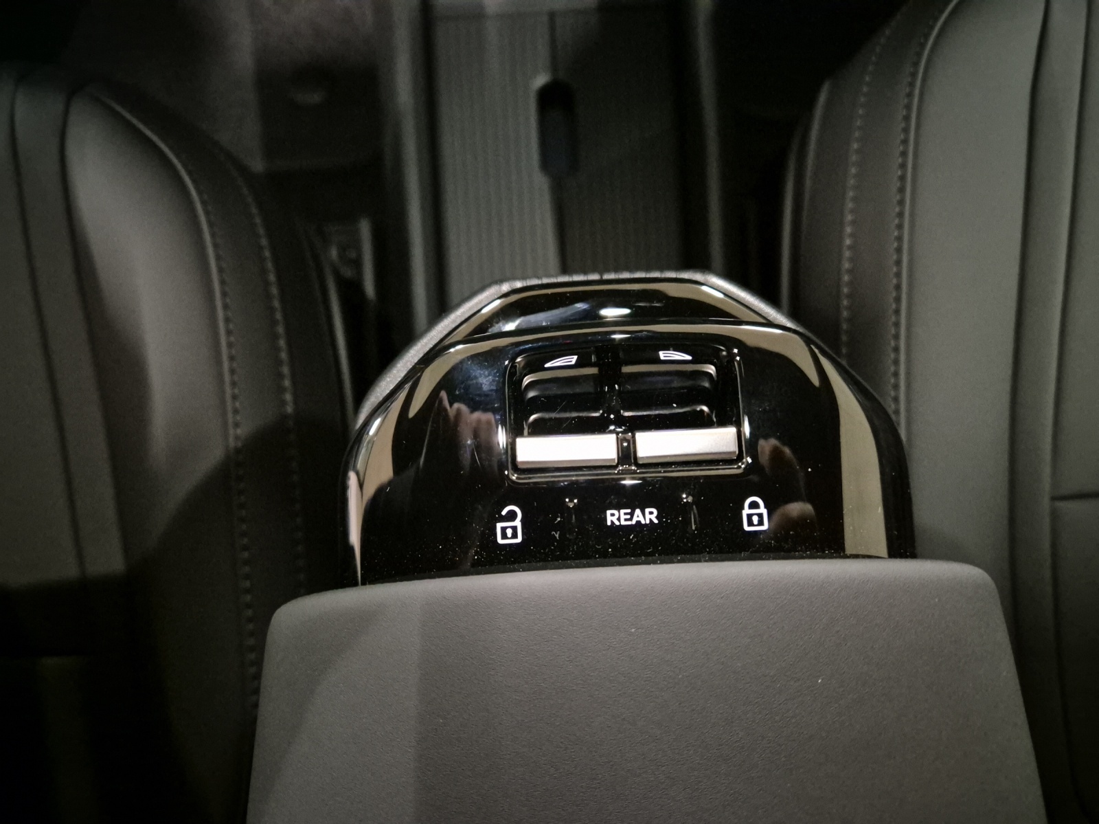 VOLVO EX30 CC E60 Twin Performance AWD-image-13