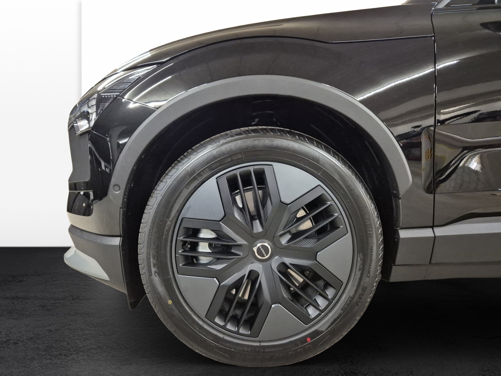 VOLVO EX30 CC E60 Twin Performance AWD-image-18
