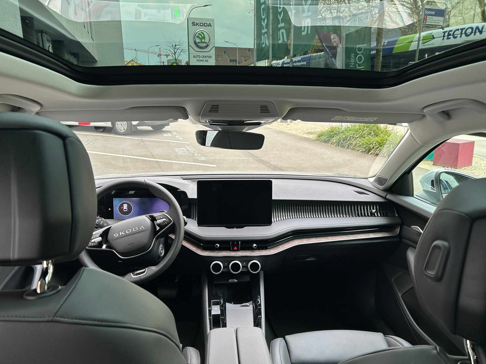 SKODA Superb Combi 2.0 TSI L&K 4x4 DSG-image-8