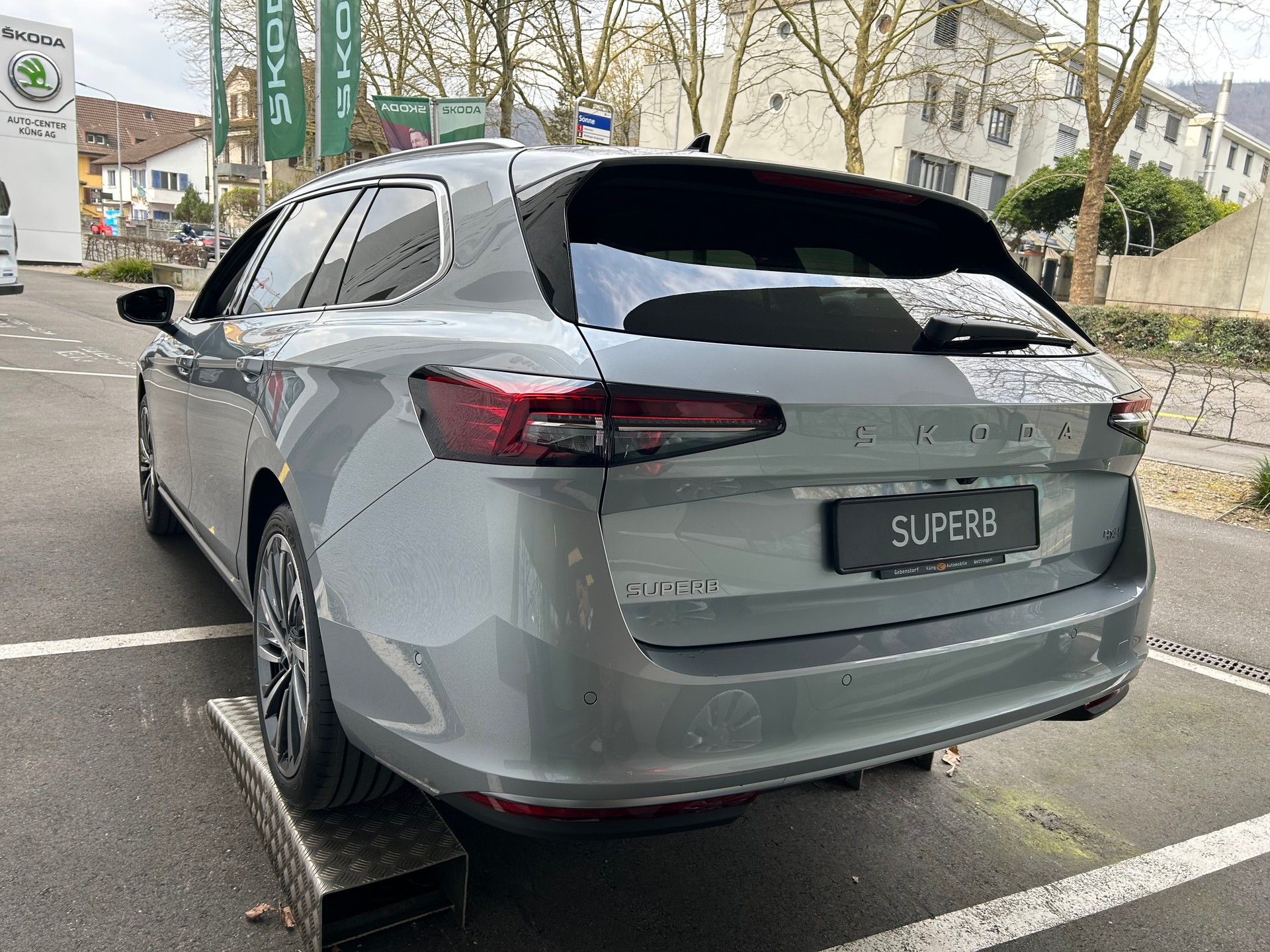 SKODA Superb Combi 2.0 TSI L&K 4x4 DSG-image-5