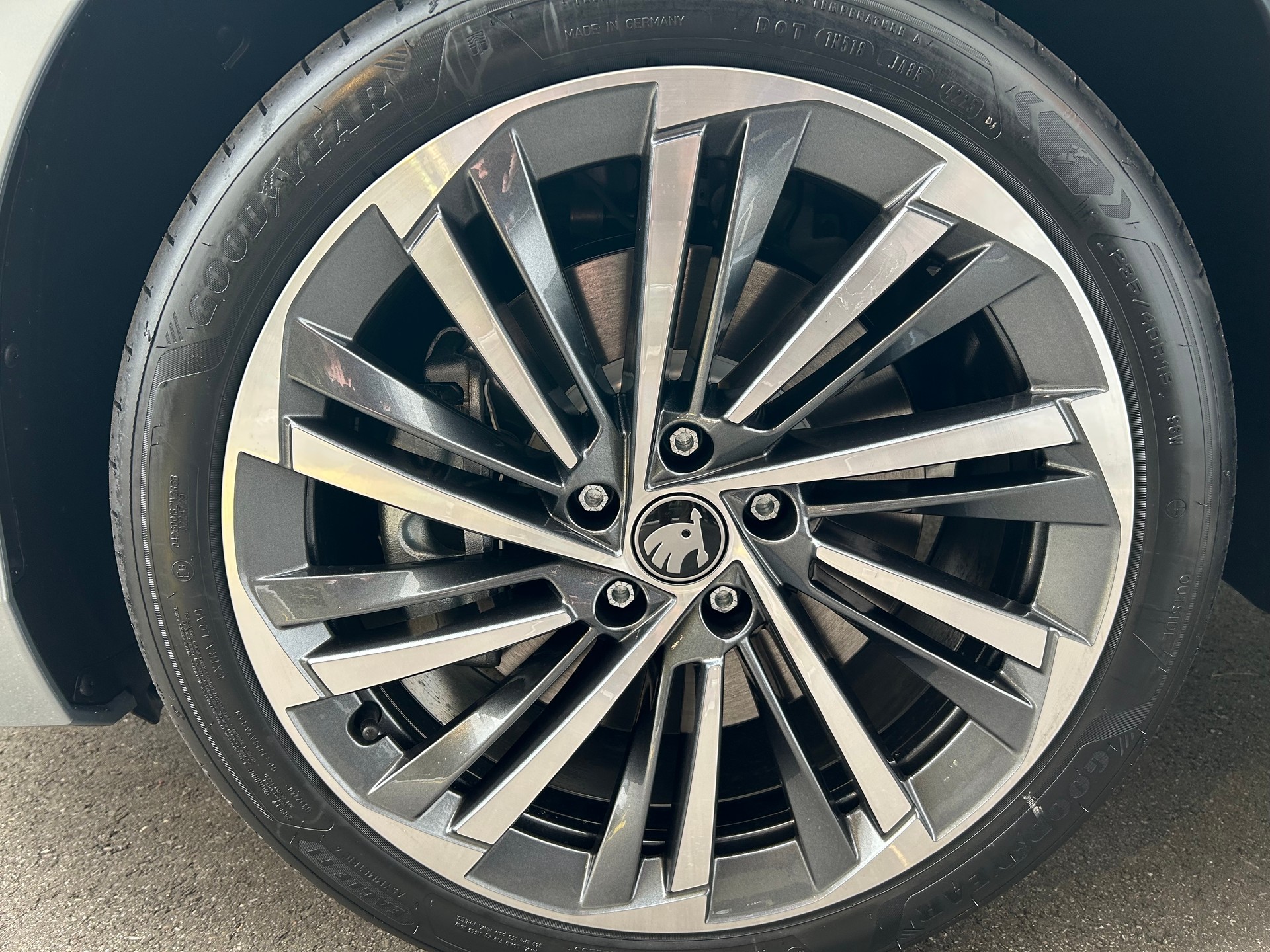 SKODA Superb Combi 2.0 TSI L&K 4x4 DSG-image-13