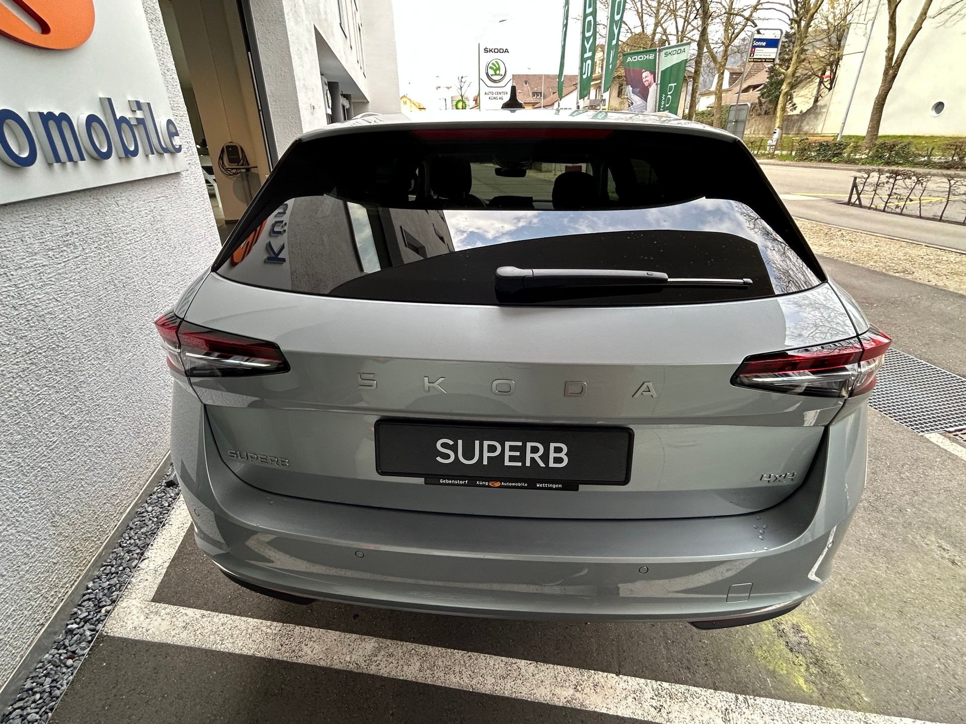 SKODA Superb Combi 2.0 TSI L&K 4x4 DSG-image-3