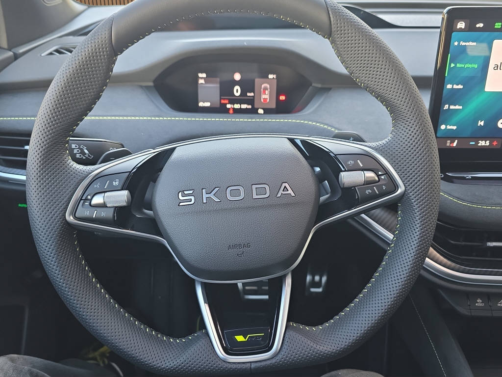 SKODA Enyaq IV RS 4x4 MAXX-image-15