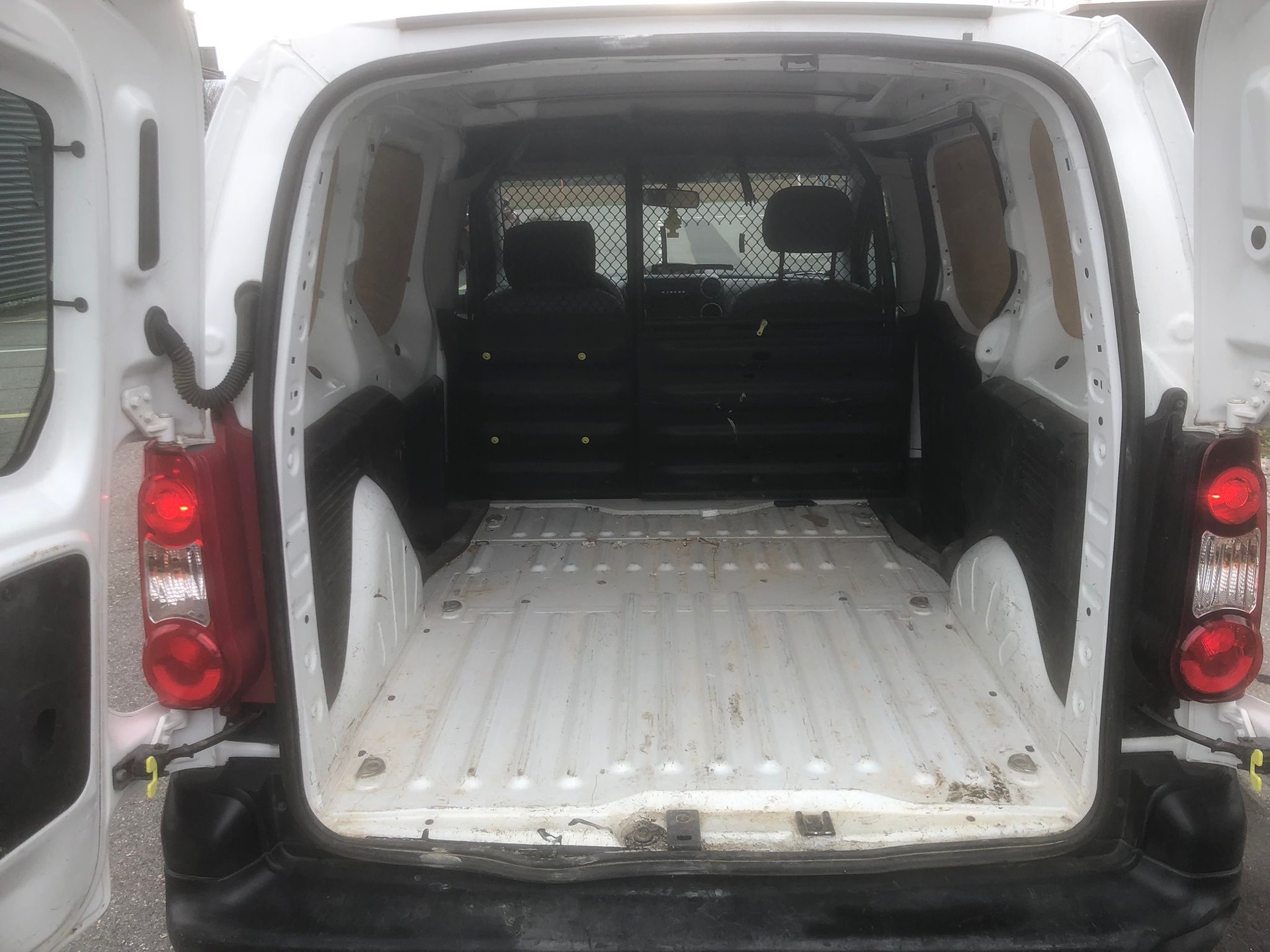 CITROEN Berlingo 1.6 16V Attraction-image-6