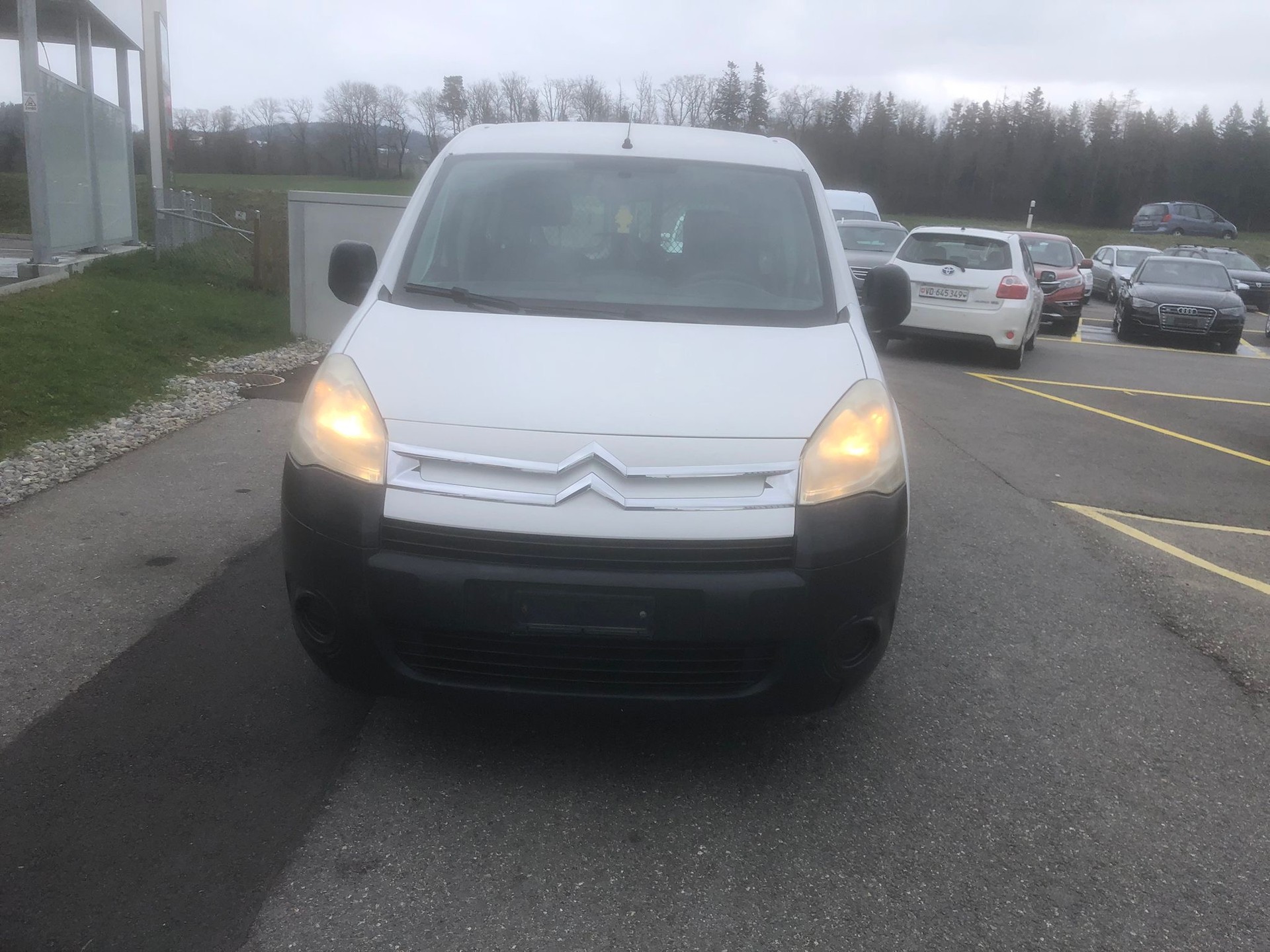 CITROEN Berlingo 1.6 16V Attraction-image-1