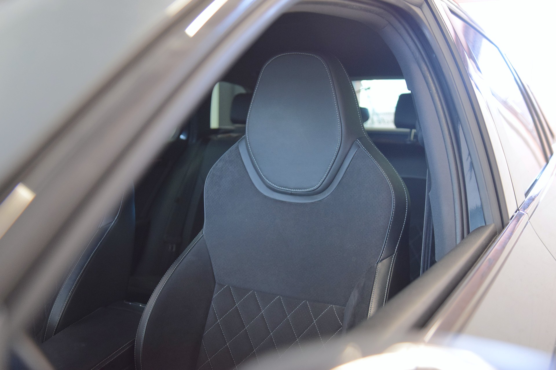 SKODA Superb Combi 2.0 TDi SportLine 4x4 DSG-image-6