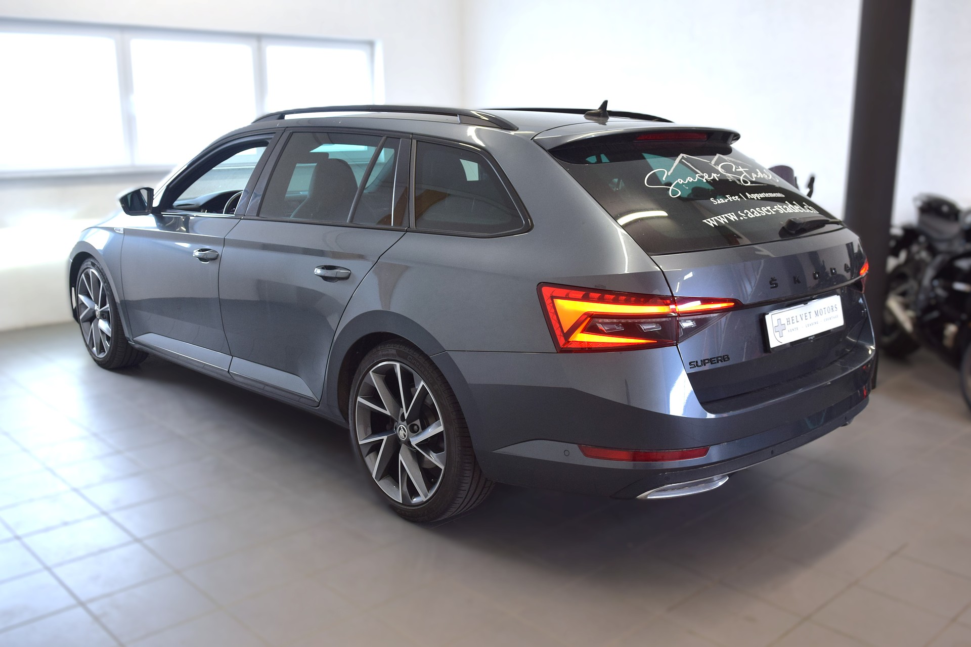 SKODA Superb Combi 2.0 TDi SportLine 4x4 DSG-image-5