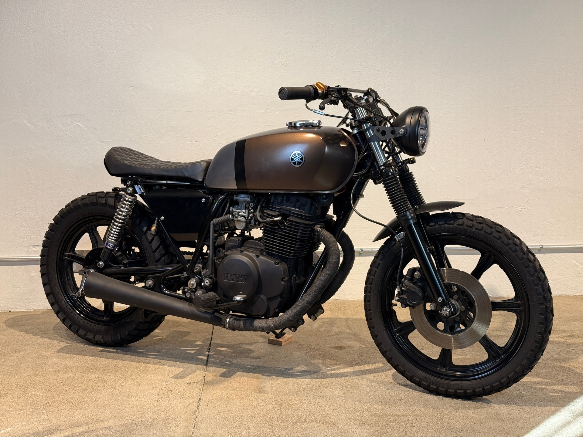 YAMAHA XS 250 SE-image-1
