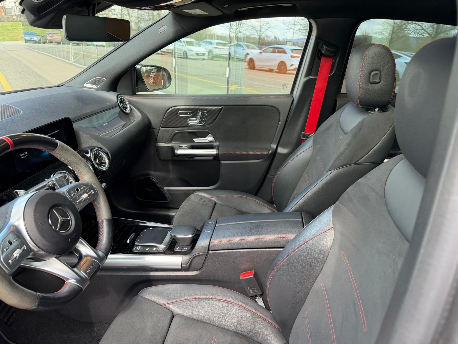 MERCEDES-BENZ GLA 35 AMG 4Matic 8G-Speedshift DCT-image-9