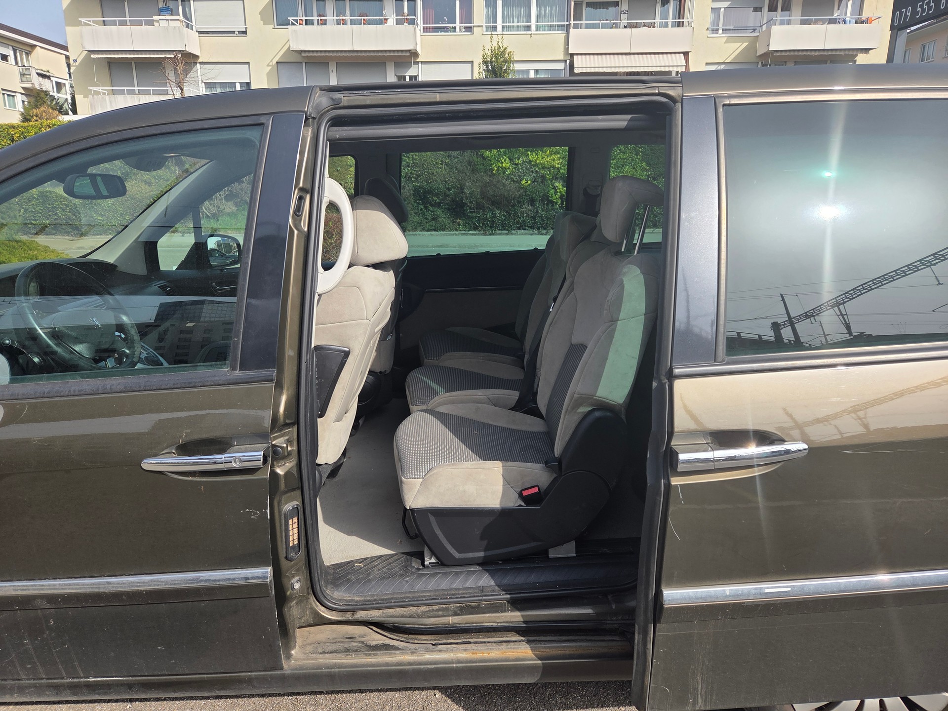PEUGEOT 807 2.0 16V HDi Family+ Tiptronic-image-9