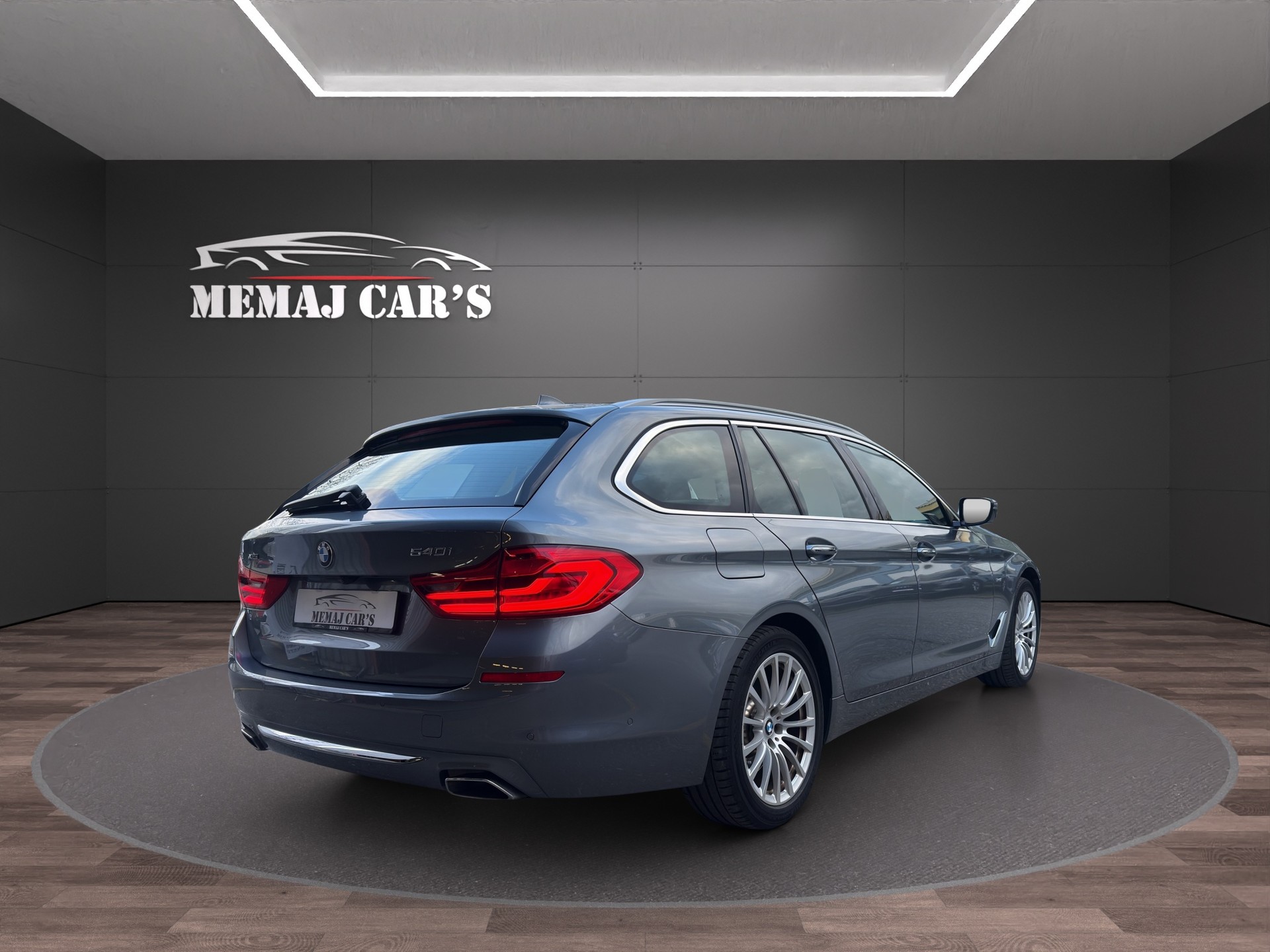 BMW 540i xDrive Touring Luxury Line Steptronic-image-5