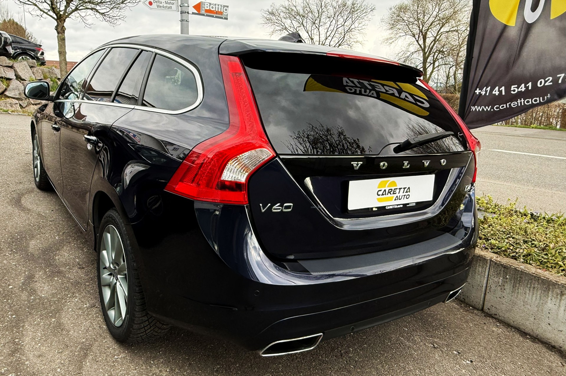 VOLVO V60 D4 Summum Geartronic-image-4
