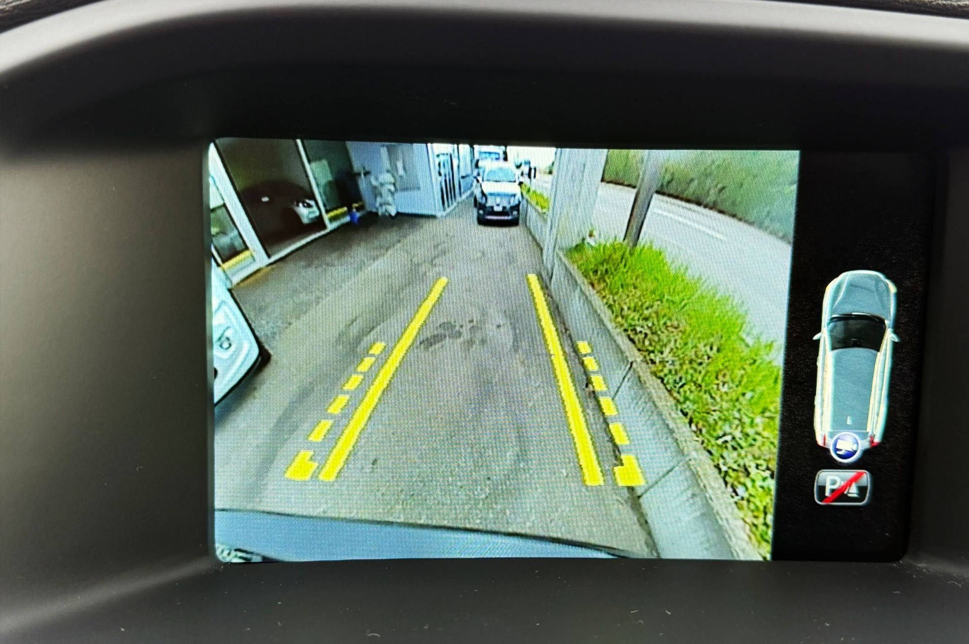 VOLVO V60 D4 Summum Geartronic-image-13