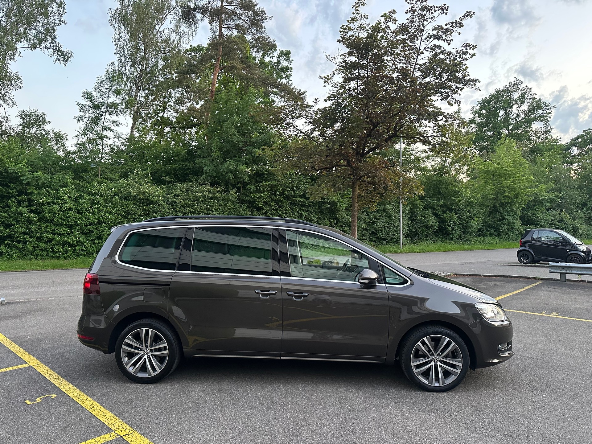 VW Sharan 2.0 TSI BMT Comfortline 7-Sitzer-image-13
