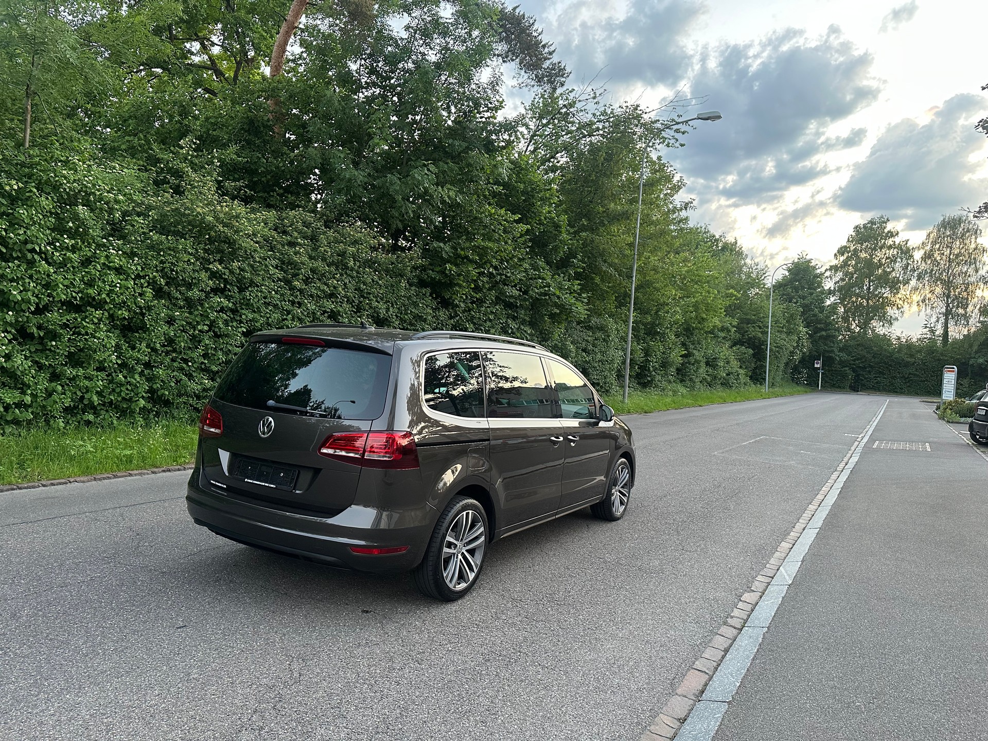 VW Sharan 2.0 TSI BMT Comfortline 7-Sitzer-image-9