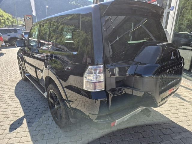 MITSUBISHI Pajero 3.2 DI-D Style Automatic-image-3