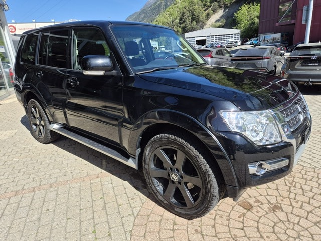 MITSUBISHI Pajero 3.2 DI-D Style Automatic-image-1