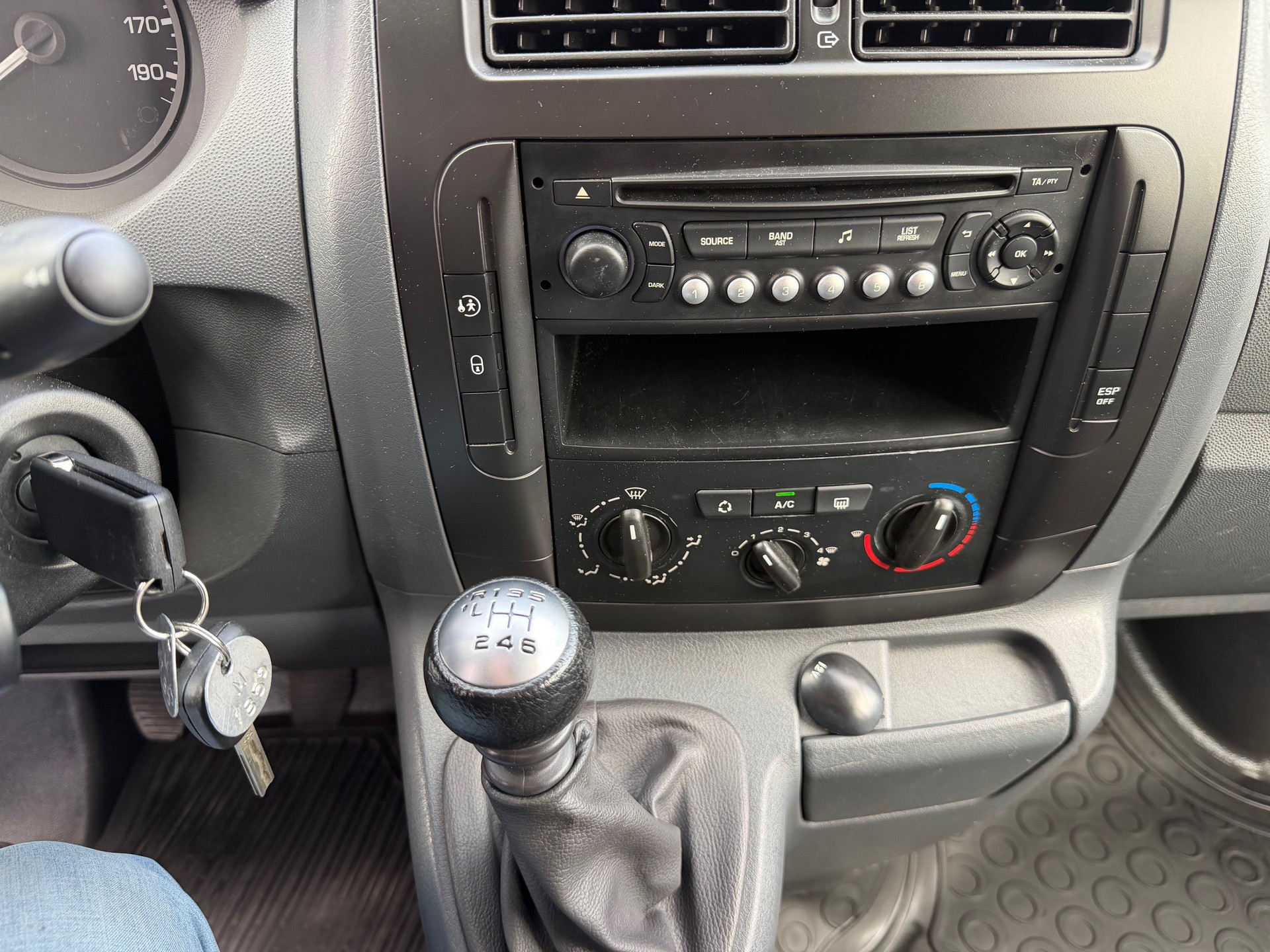 CITROEN Jumpy 2.0 HDi L2H1 Attraction-image-5