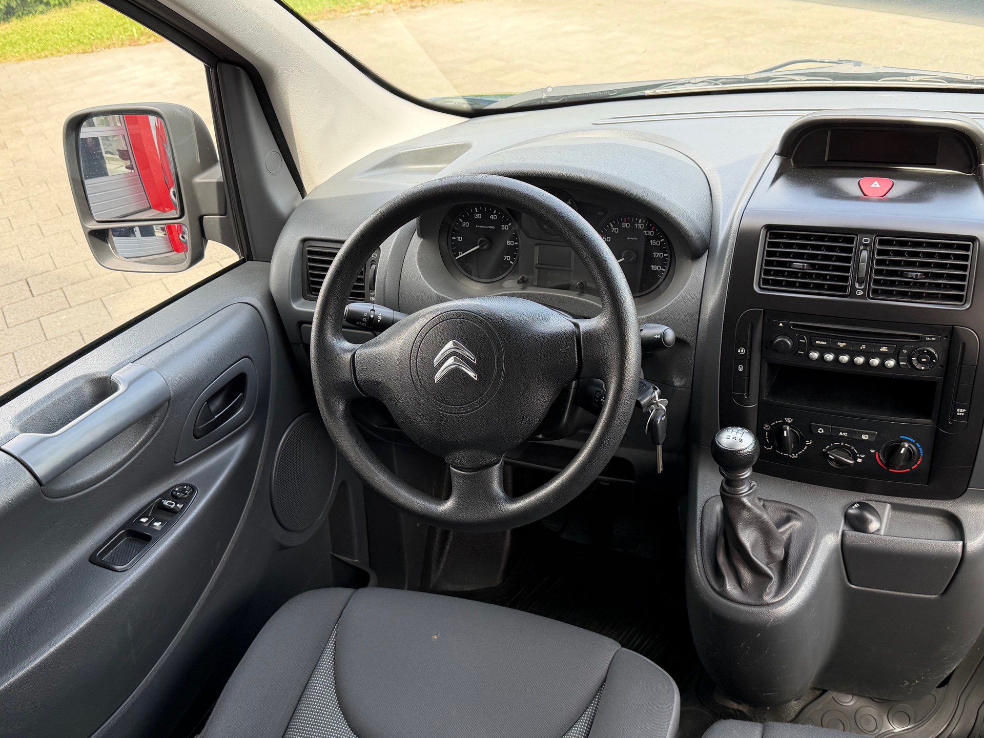 CITROEN Jumpy 2.0 HDi L2H1 Attraction-image-4