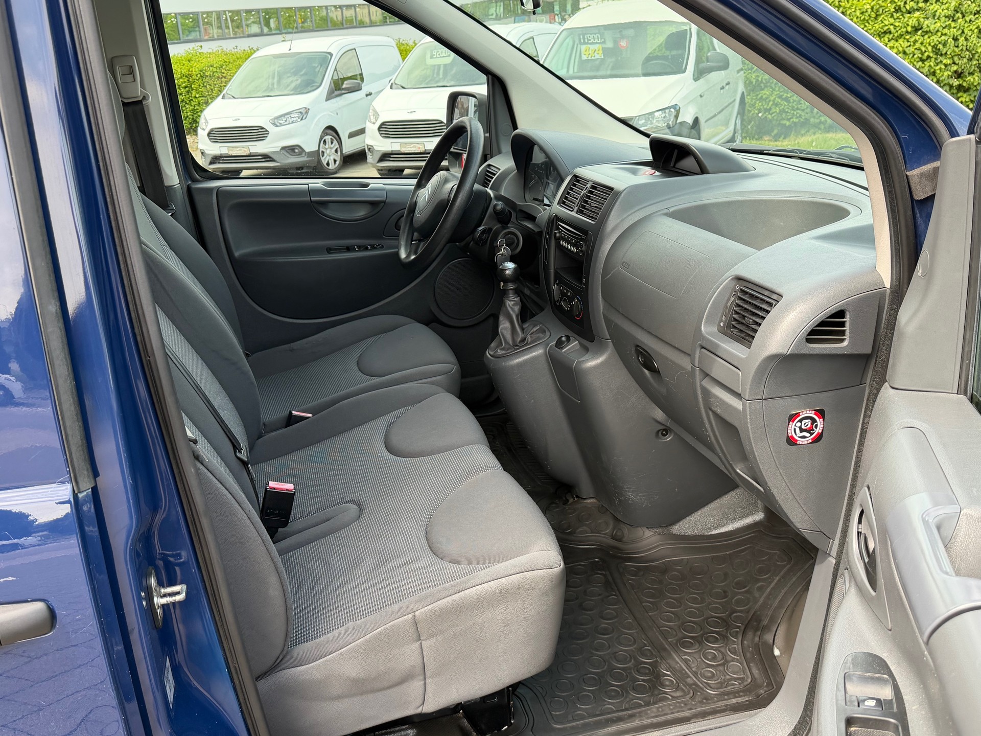 CITROEN Jumpy 2.0 HDi L2H1 Attraction-image-3