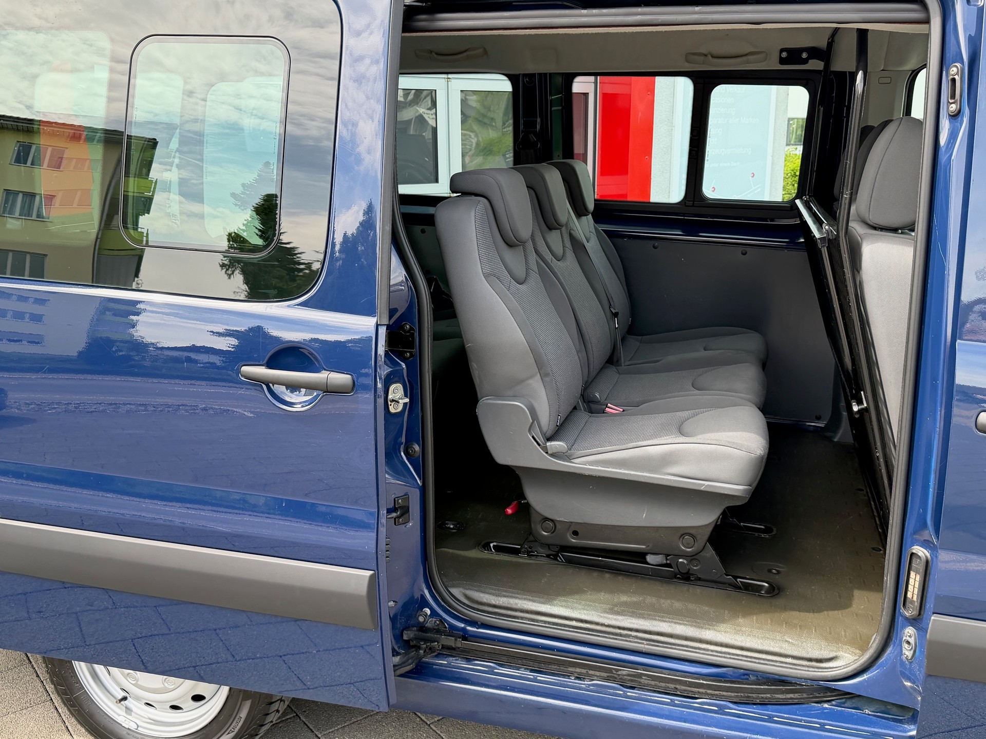 CITROEN Jumpy 2.0 HDi L2H1 Attraction-image-8