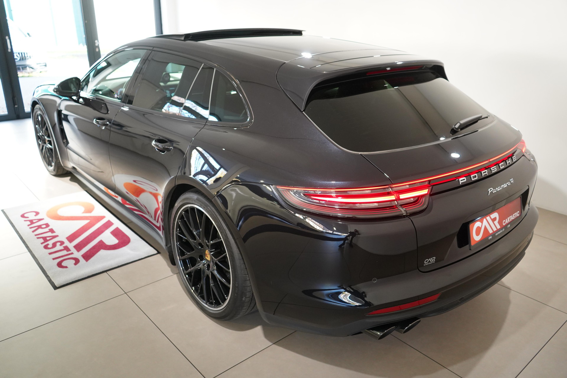 PORSCHE Panamera Sport Turismo 3.0 V6 4-image-3