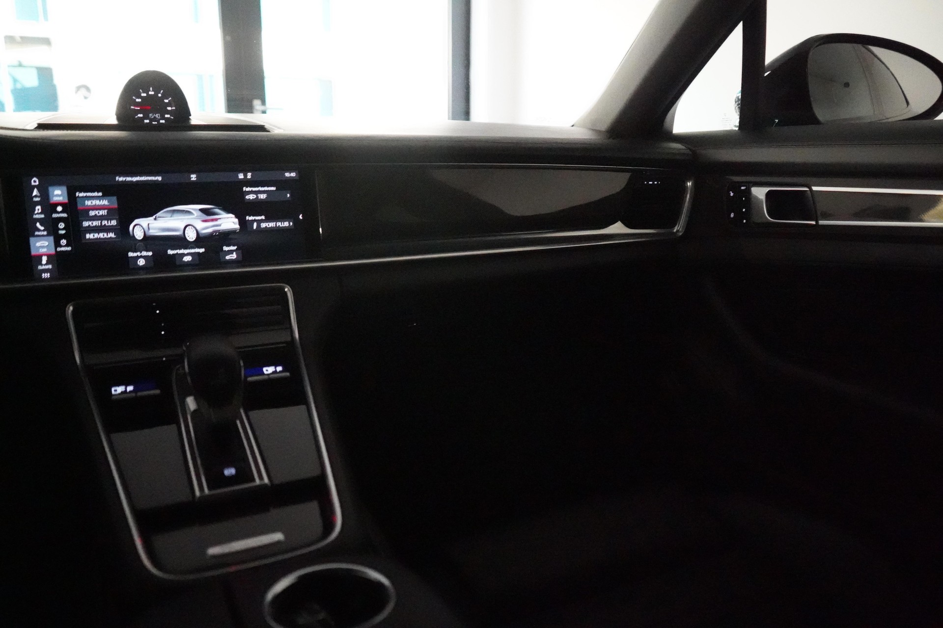 PORSCHE Panamera Sport Turismo 3.0 V6 4-image-11