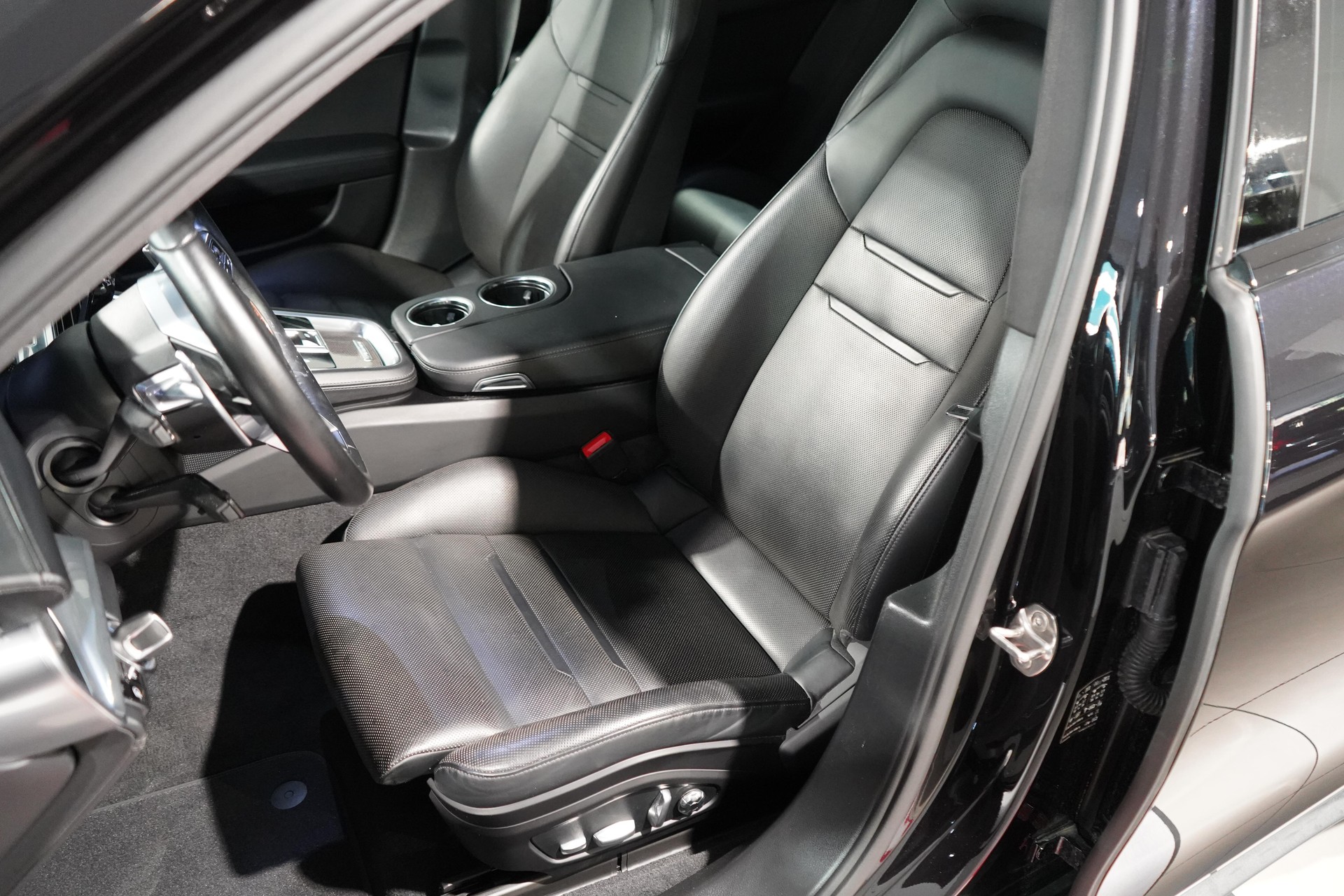 PORSCHE Panamera Sport Turismo 3.0 V6 4-image-5