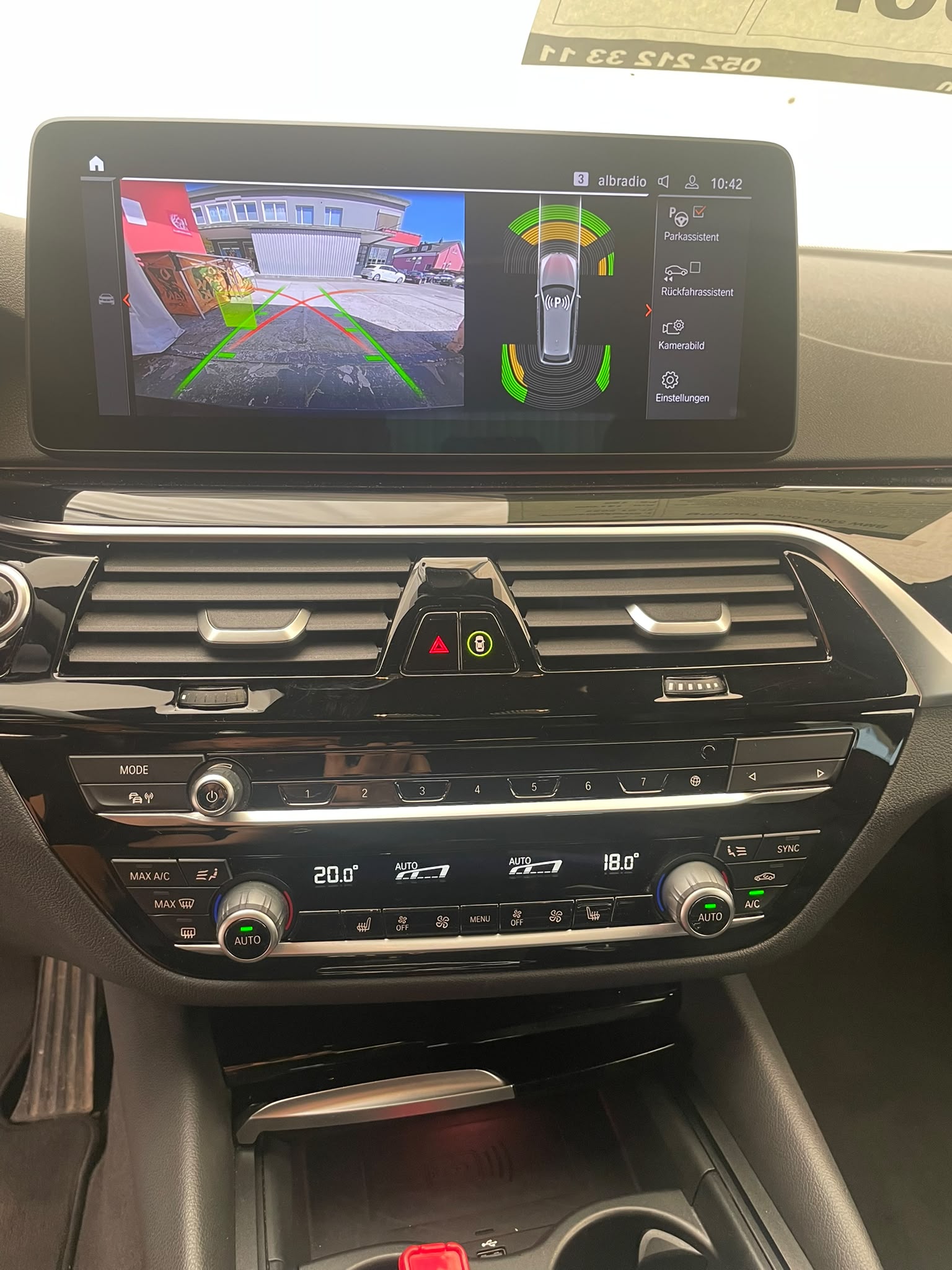 BMW 520d xDrive Touring-image-19