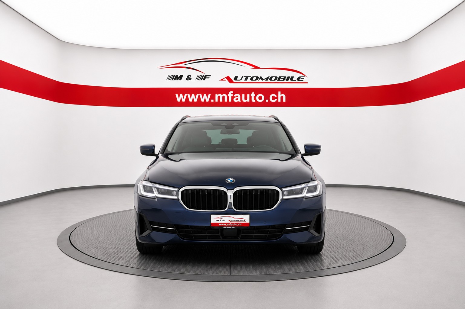 BMW 520d xDrive Touring-image-2