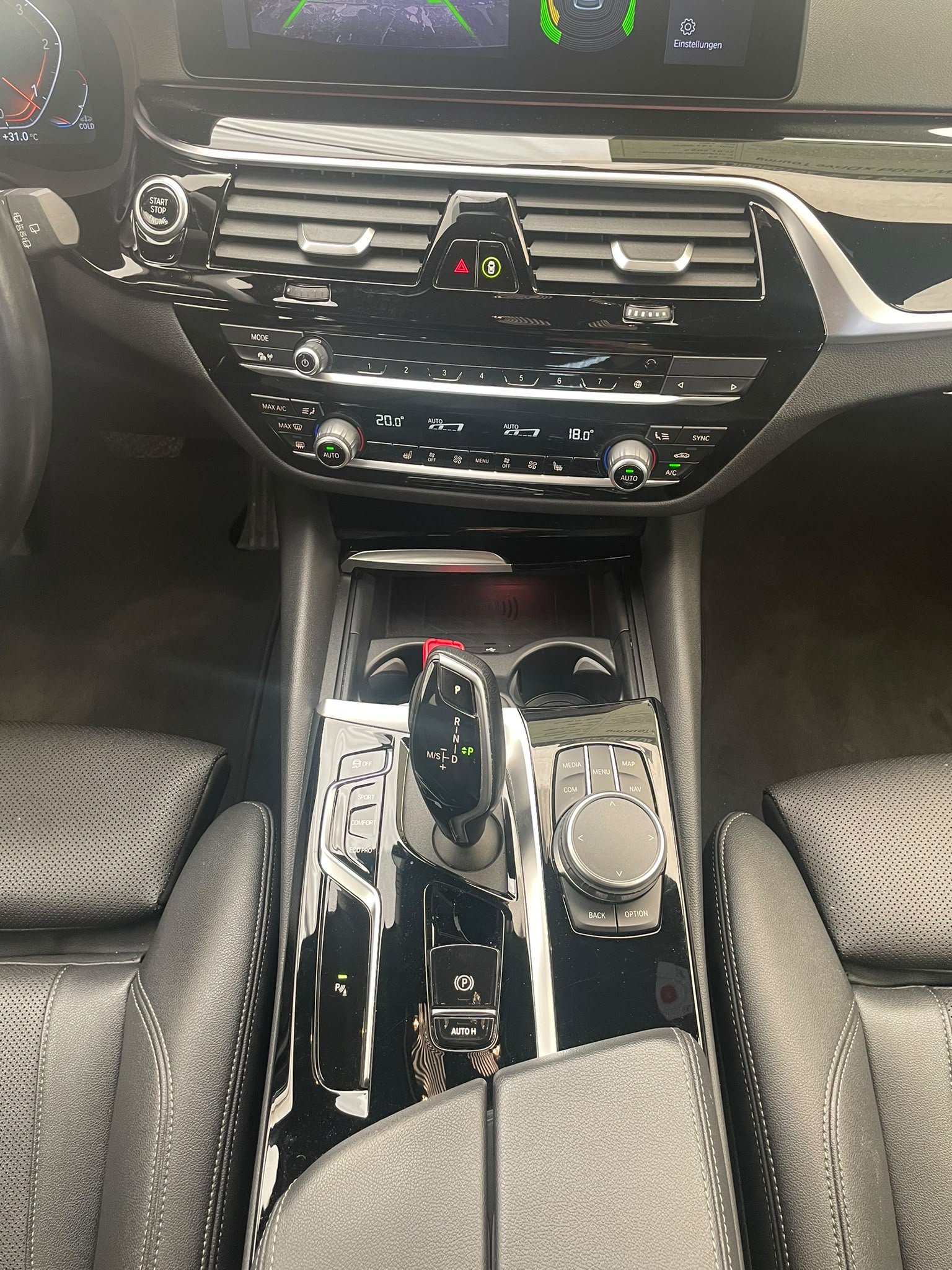 BMW 520d xDrive Touring-image-15