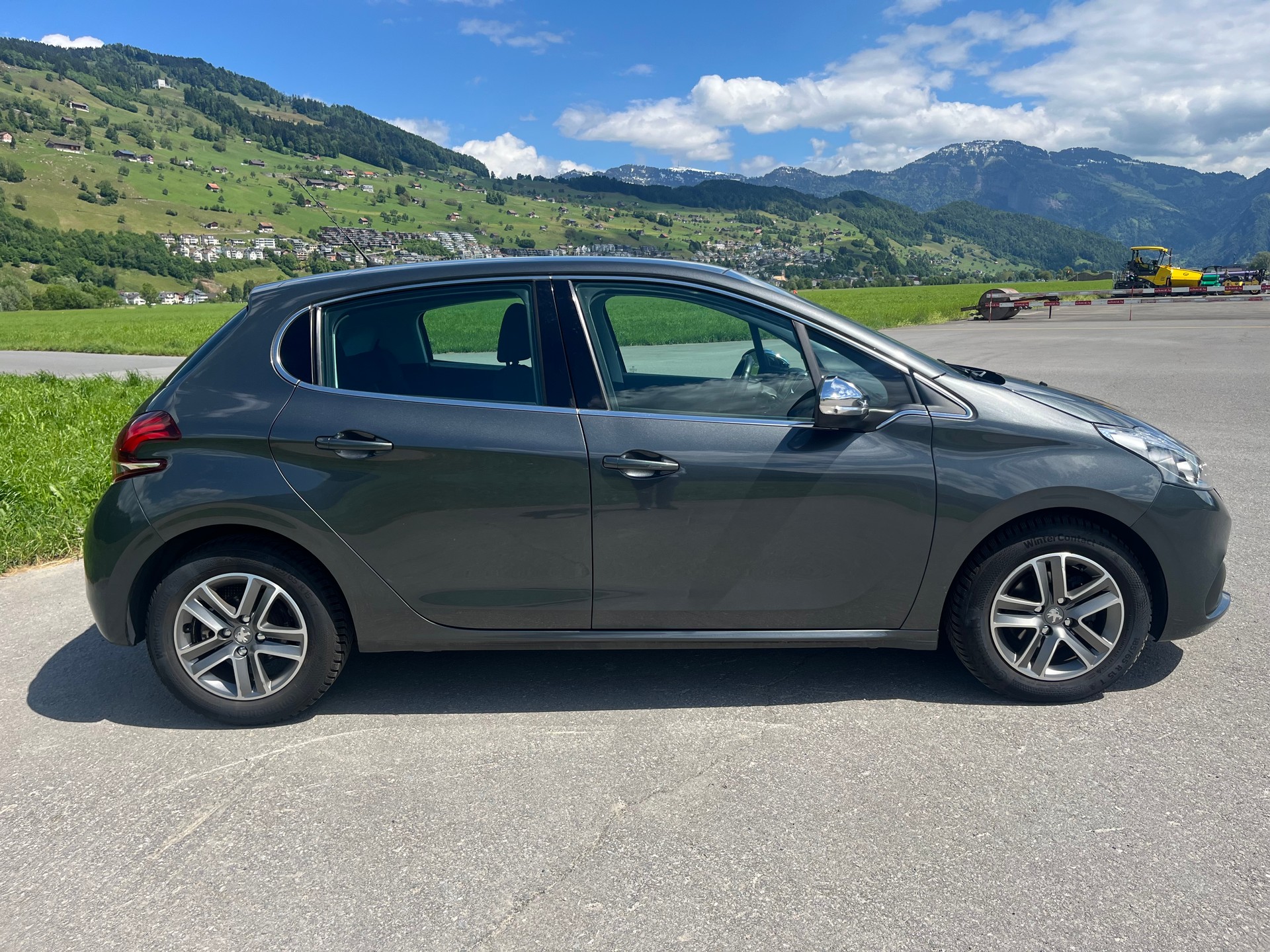 PEUGEOT 208 1.2 PureTech Allure EAT6-image-3