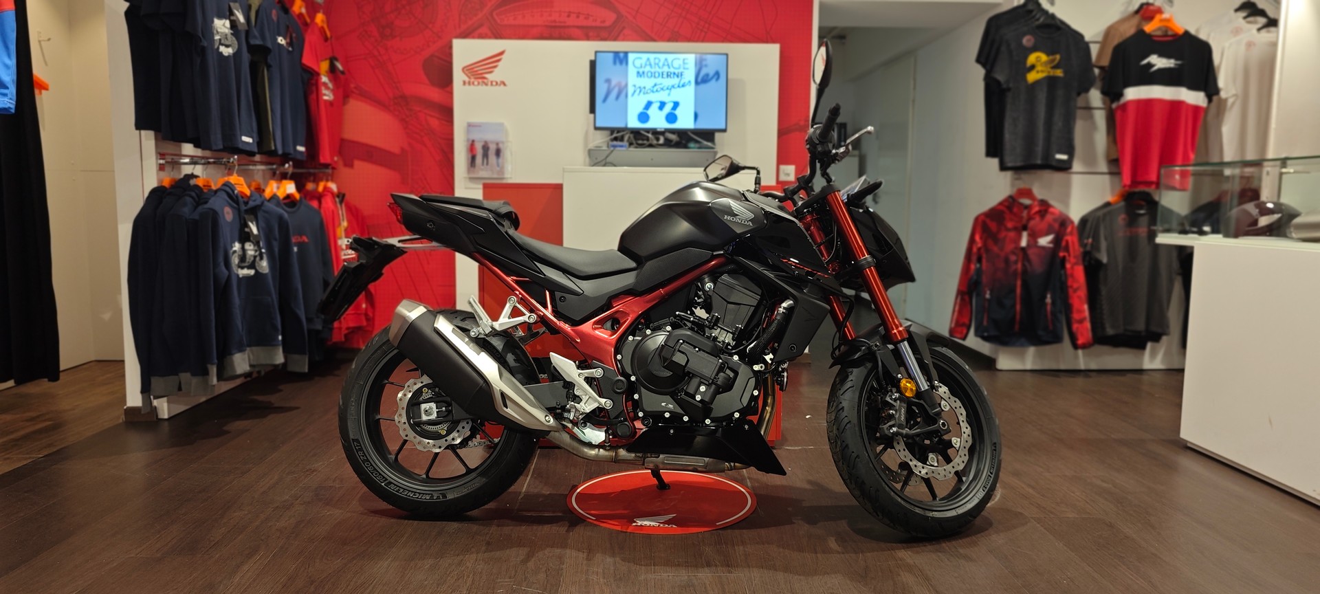 HONDA CB 750 Hornet E-Clutch-showroom-element-1