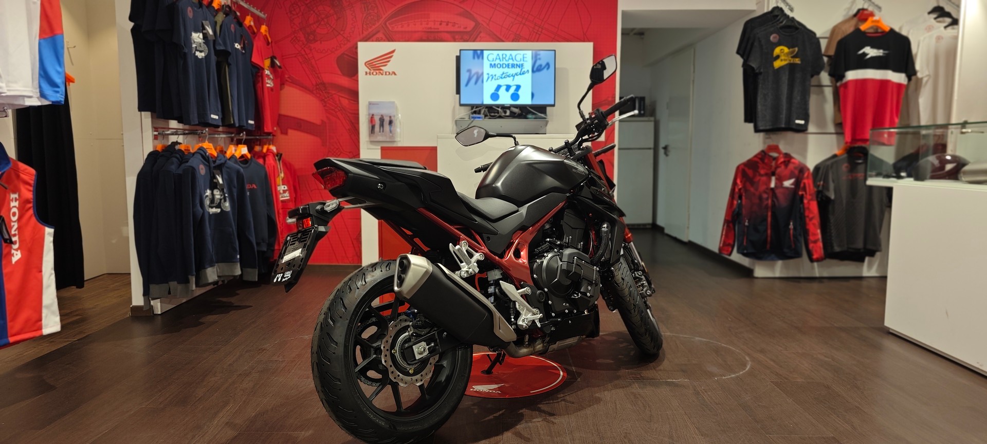 HONDA CB 750 Hornet E-Clutch-showroom-element-2