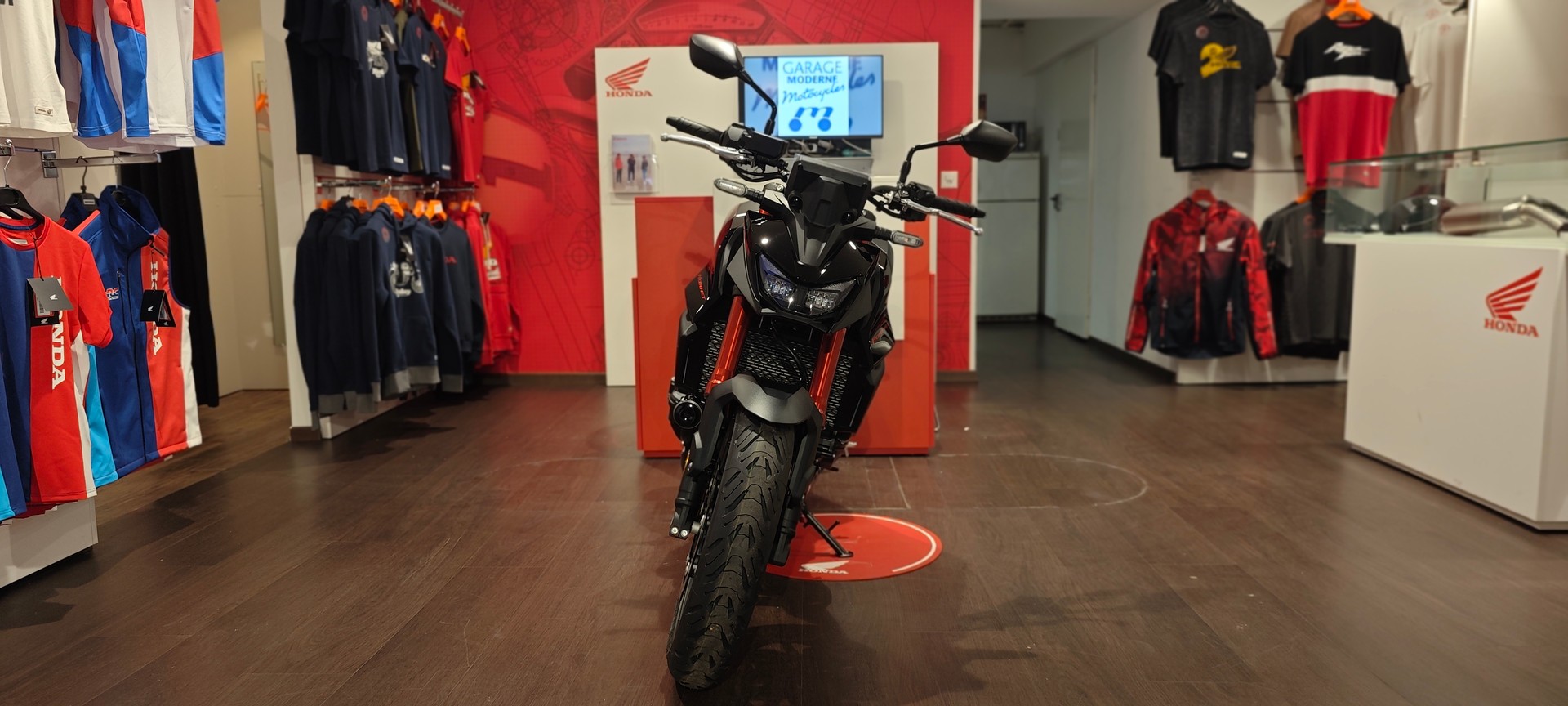 HONDA CB 750 Hornet E-Clutch-image-6