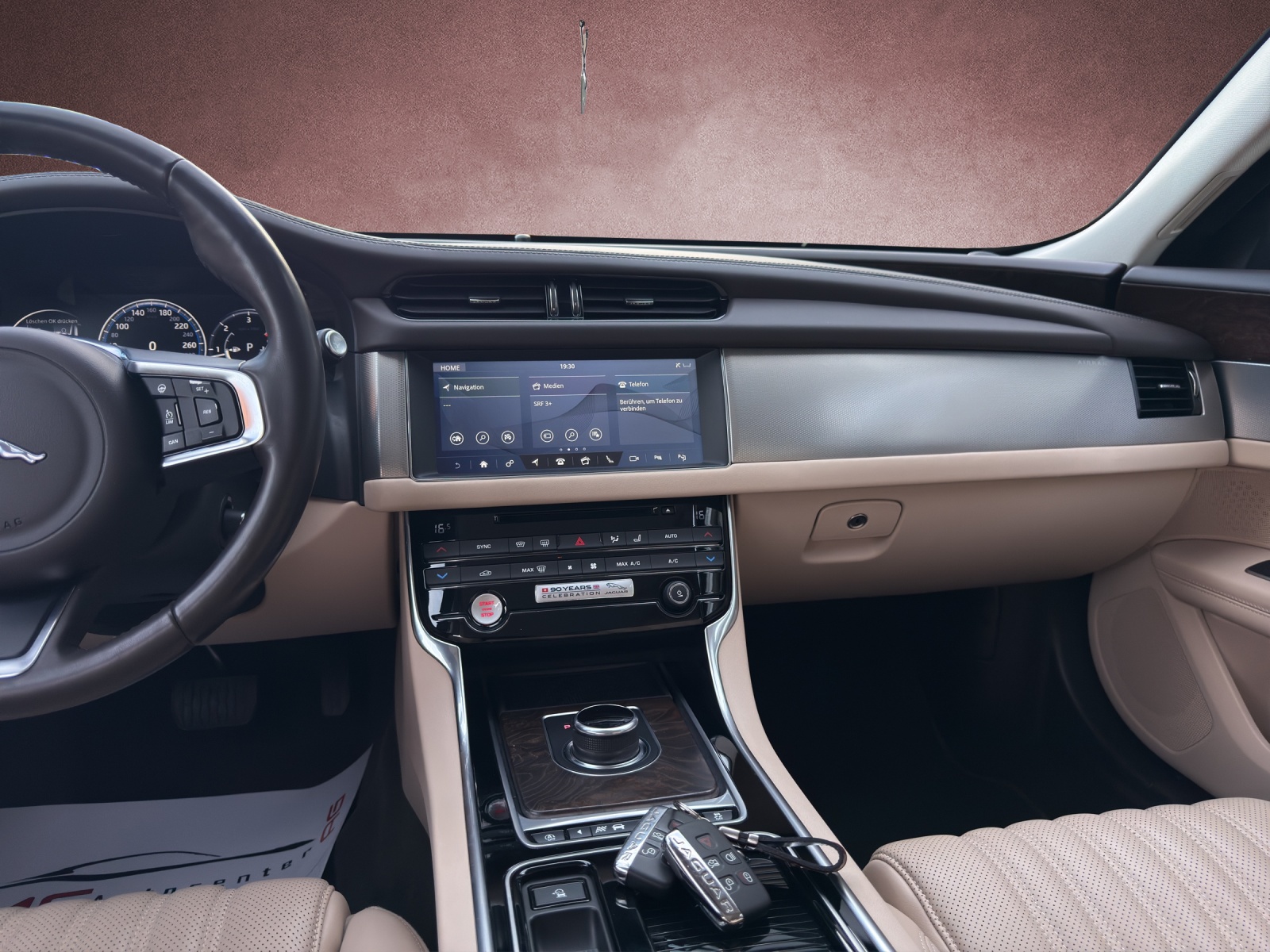 JAGUAR XF Sportbrake 25d Portfolio AWD Automatic-image-9