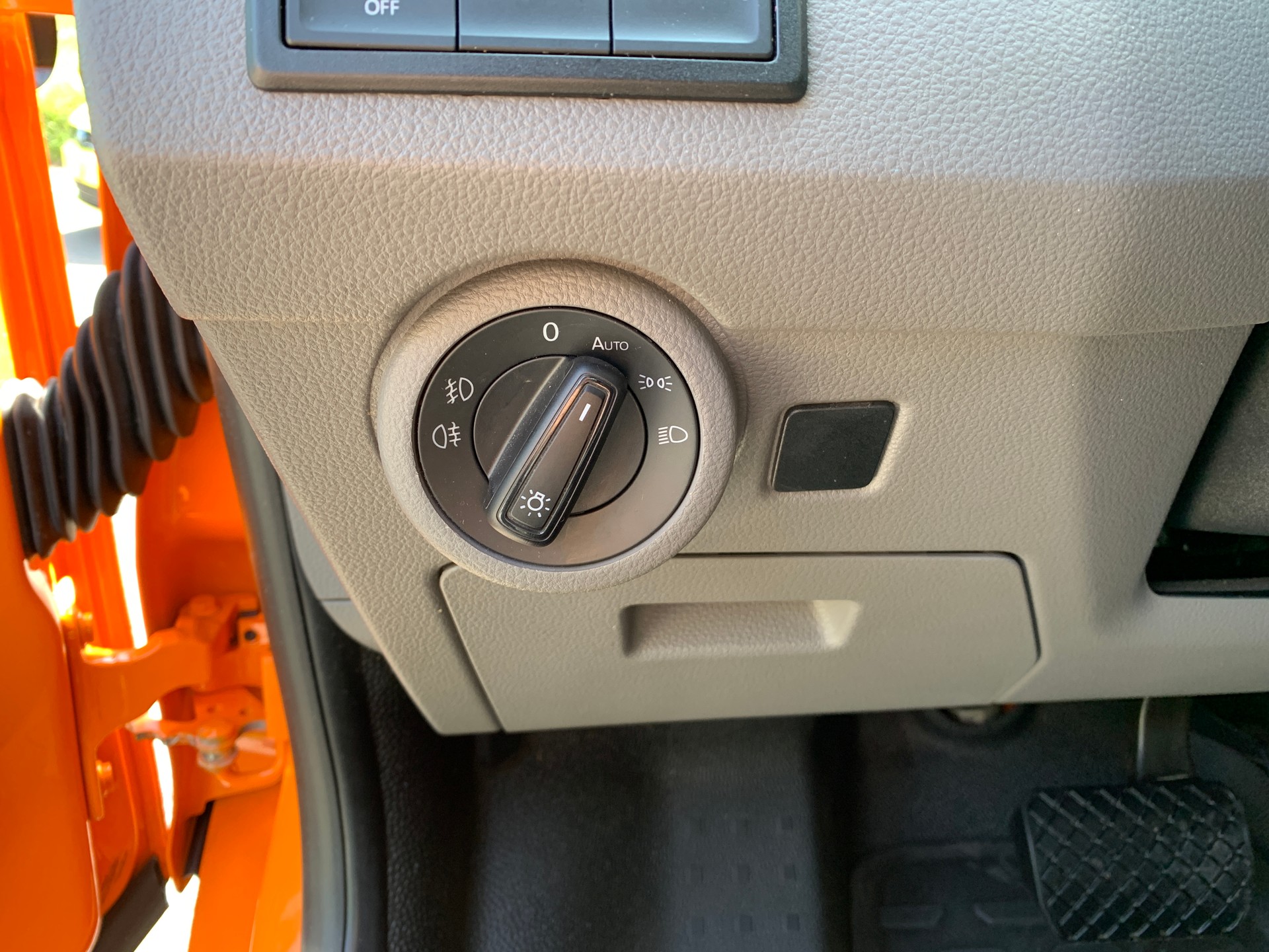 VW T6.1 2.0 Bi-TDI 4Motion DSG-image-11