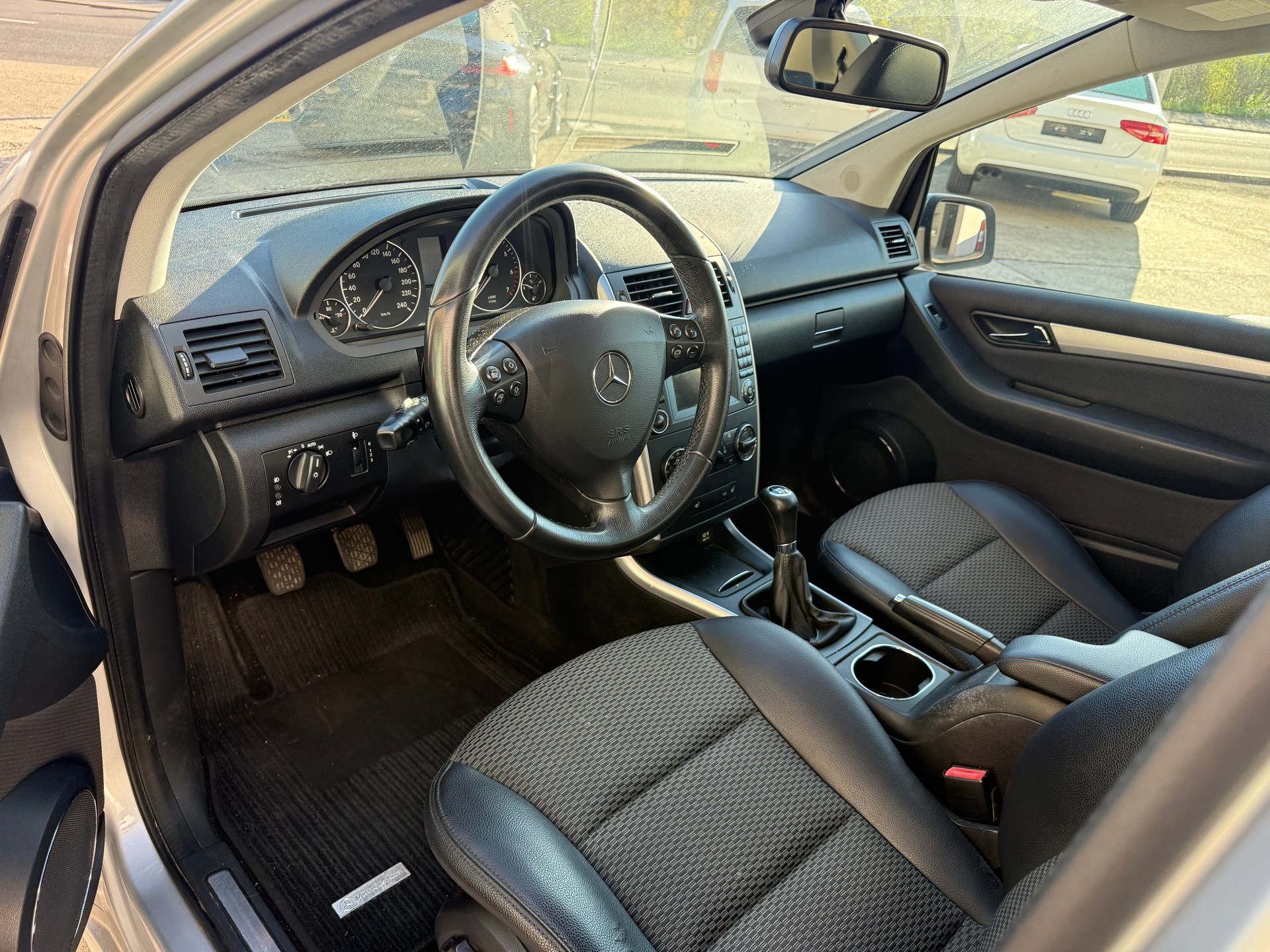 MERCEDES-BENZ A 180 (170) BlueEfficiency Elégance-image-5