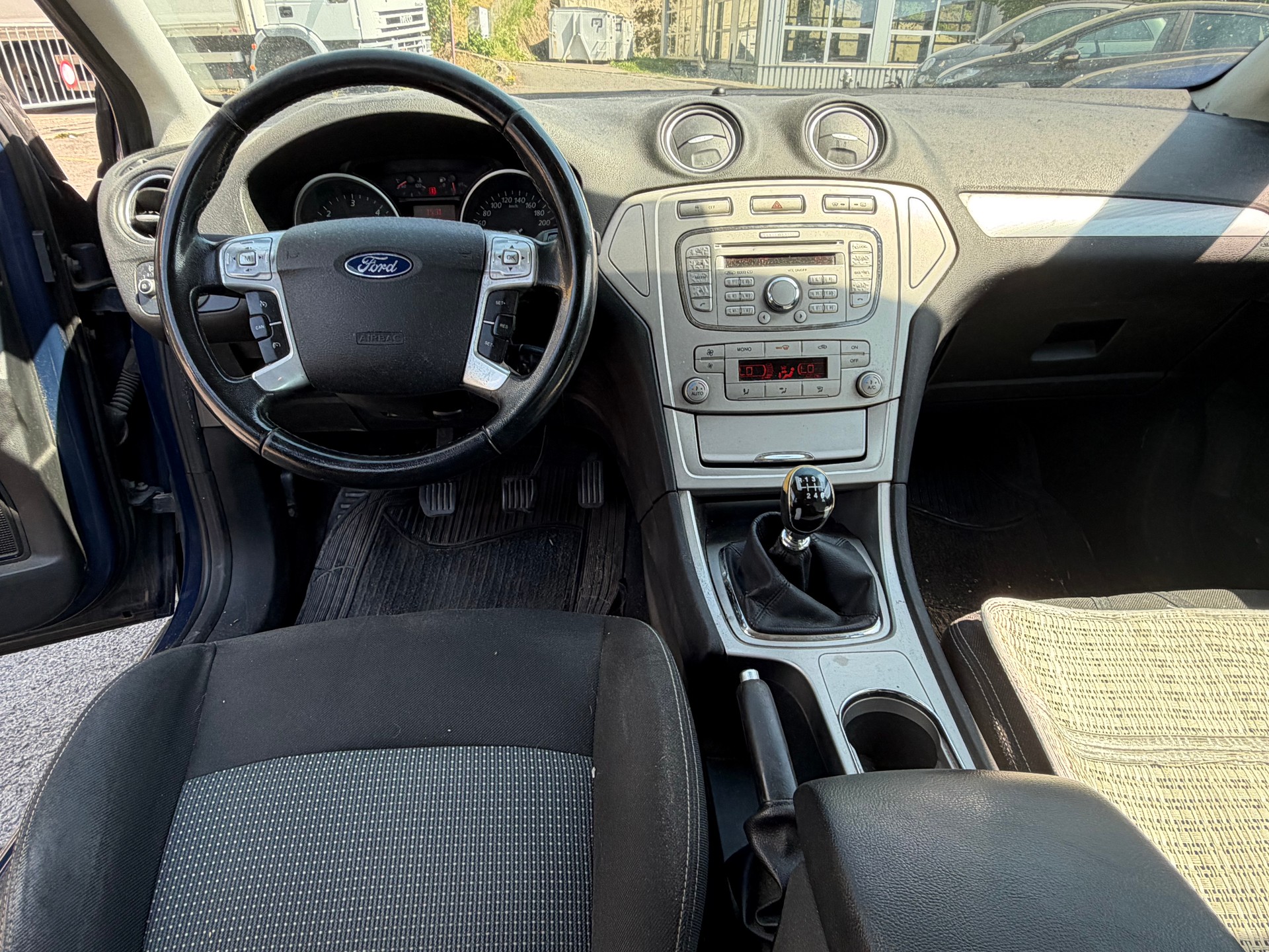 FORD Mondeo 2.0 TDCi 16V Carving-image-1