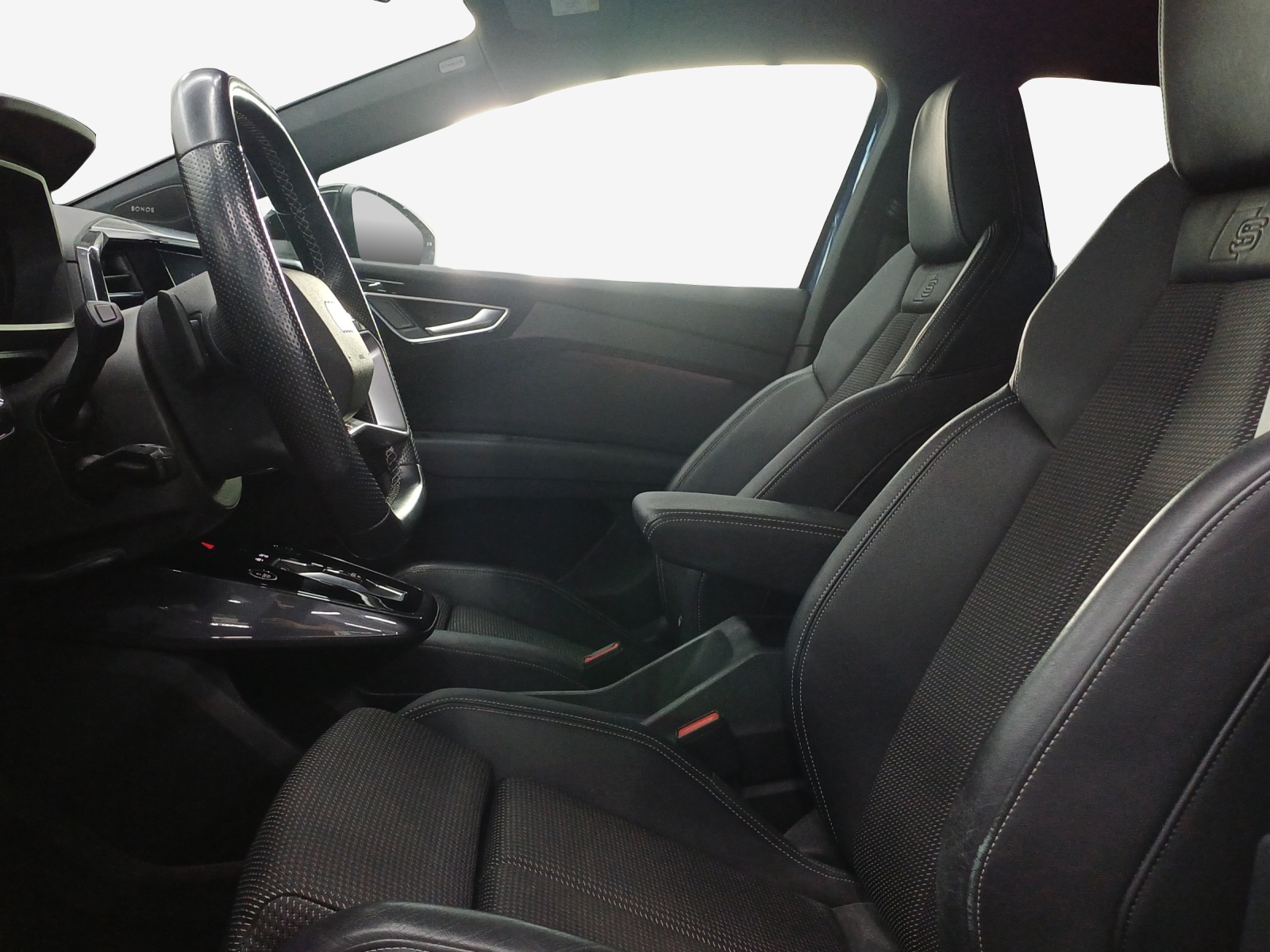 AUDI Q4 e-tron 50 quattro-image-7