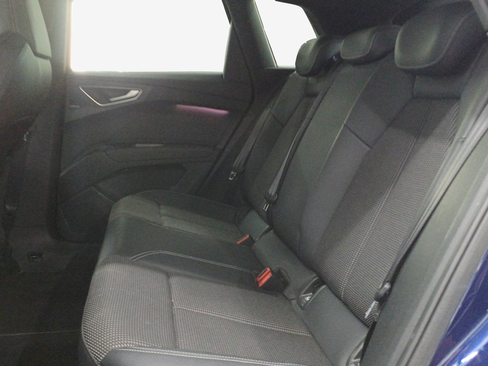 AUDI Q4 e-tron 50 quattro-image-11