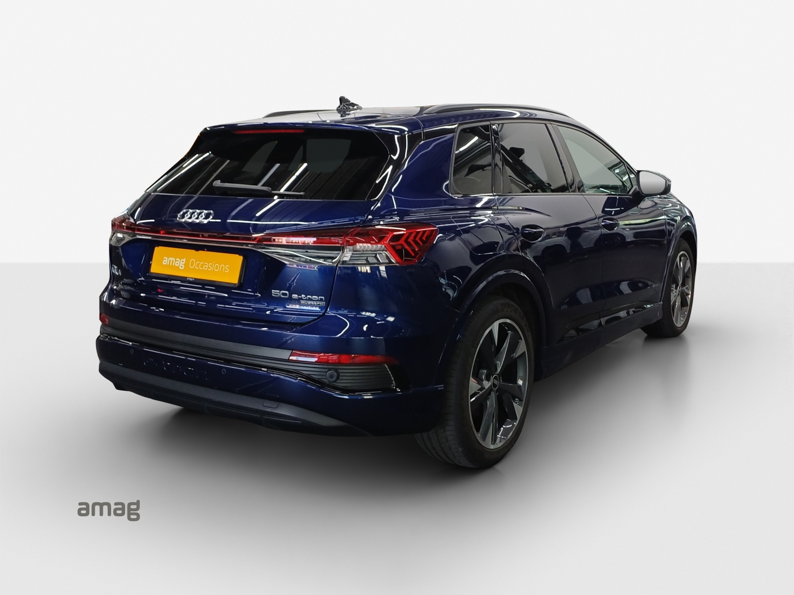 AUDI Q4 e-tron 50 quattro-image-4