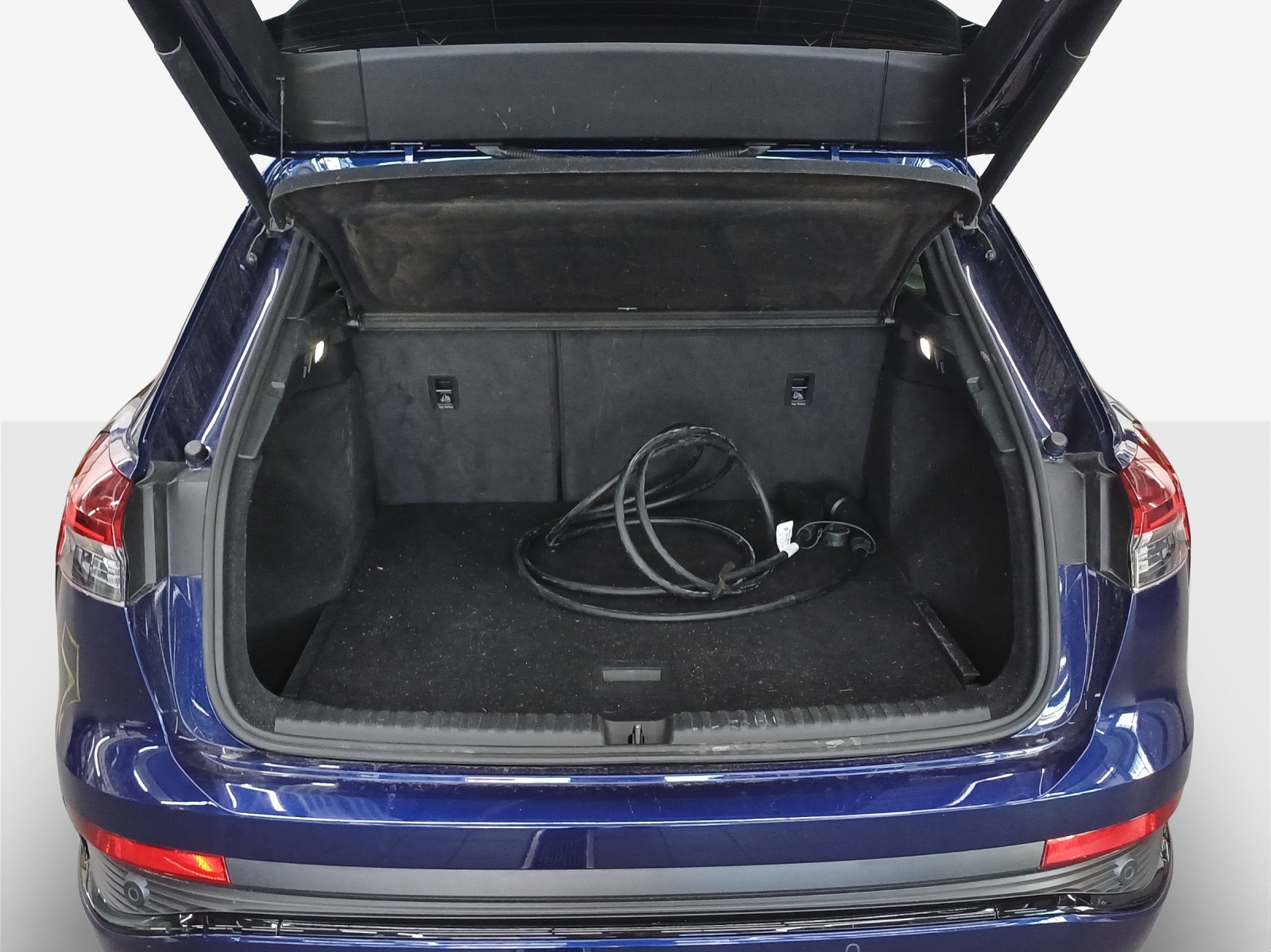 AUDI Q4 e-tron 50 quattro-image-12
