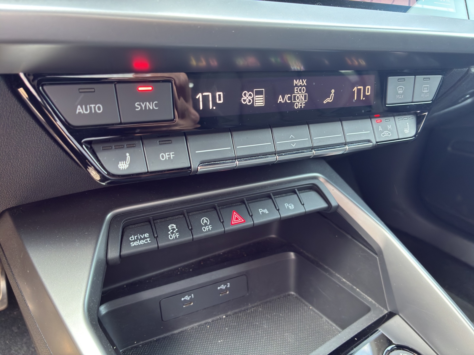 AUDI A3 Sportback 35 TFSI S line Attraction S-tronic-image-13