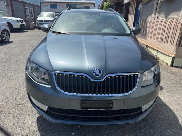 SKODA Octavia Combi 1.8 TSI Ambition 4x4 DSG-image-11