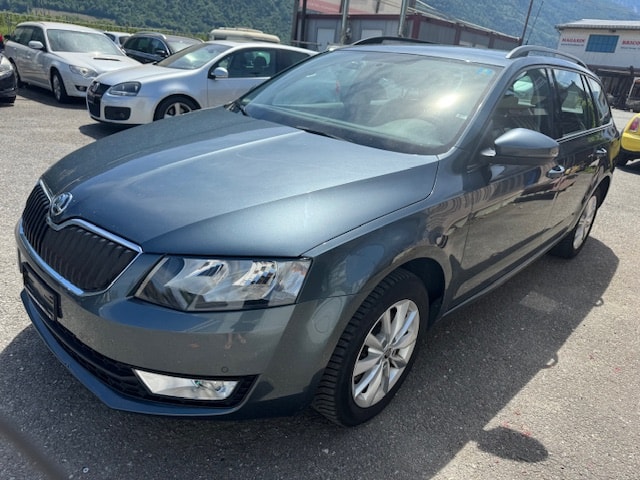 SKODA Octavia Combi 1.8 TSI Ambition 4x4 DSG-image-12
