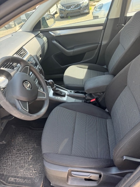 SKODA Octavia Combi 1.8 TSI Ambition 4x4 DSG-image-1