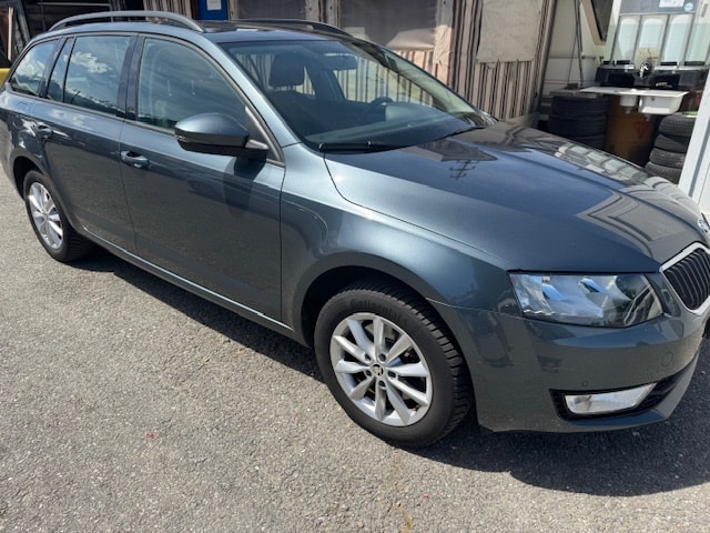 SKODA Octavia Combi 1.8 TSI Ambition 4x4 DSG-image-0