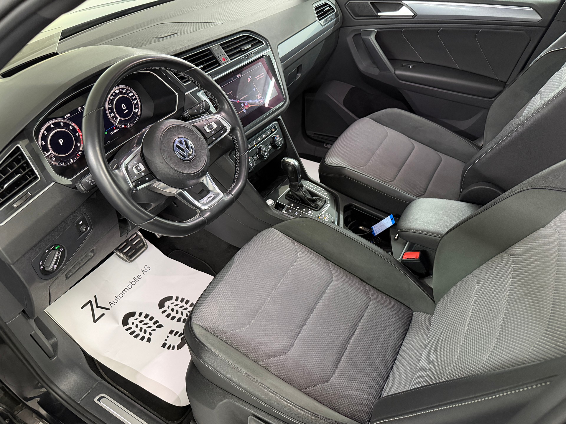 VW Tiguan 2.0TSI High. R-Line 230PS Deep Black 4Motion DSG / 360° Cam / Head-Up-Display / Keyless / Dynamiklenkung / 20J Suzuka /-image-6